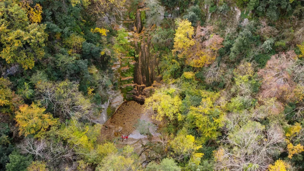 Salt de l'Olla en la Garrotxa a vista de drone